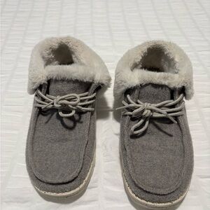 Hey Dude Women's Gray Fleece Slippers